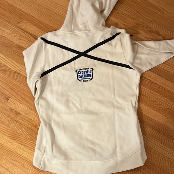 lightly worn womens reebok crossfit hoodie - Picture 2 of 2